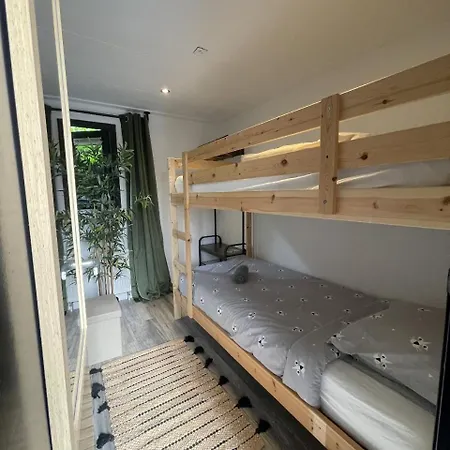 Familiechalet - Veluwe - Zwembad - Gratis Parkeren בקתה *