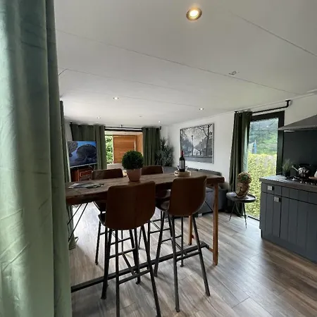Familiechalet - Veluwe - Zwembad - Gratis Parkeren