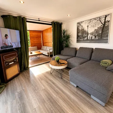Familiechalet - Veluwe - Zwembad - Gratis Parkeren בקתה *