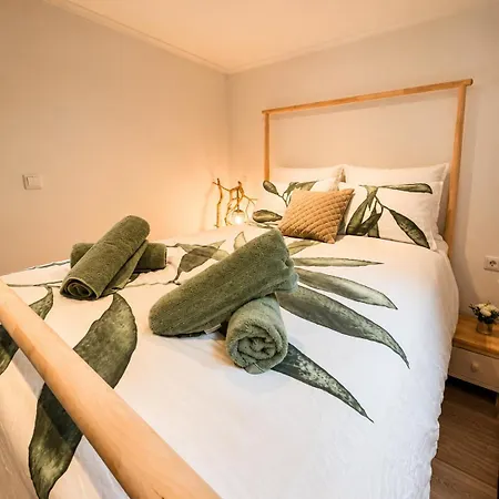 Familiechalet - Veluwe - Zwembad - Gratis Parkeren בקתה *